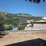 Bougainvillea Views - μπουκαμβίλια θέα 아파트 *
