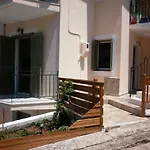 Bougainvillea Views - μπουκαμβίλια θέα 시보타