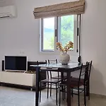 아파트 Bougainvillea Views - μπουκαμβίλια θέα *